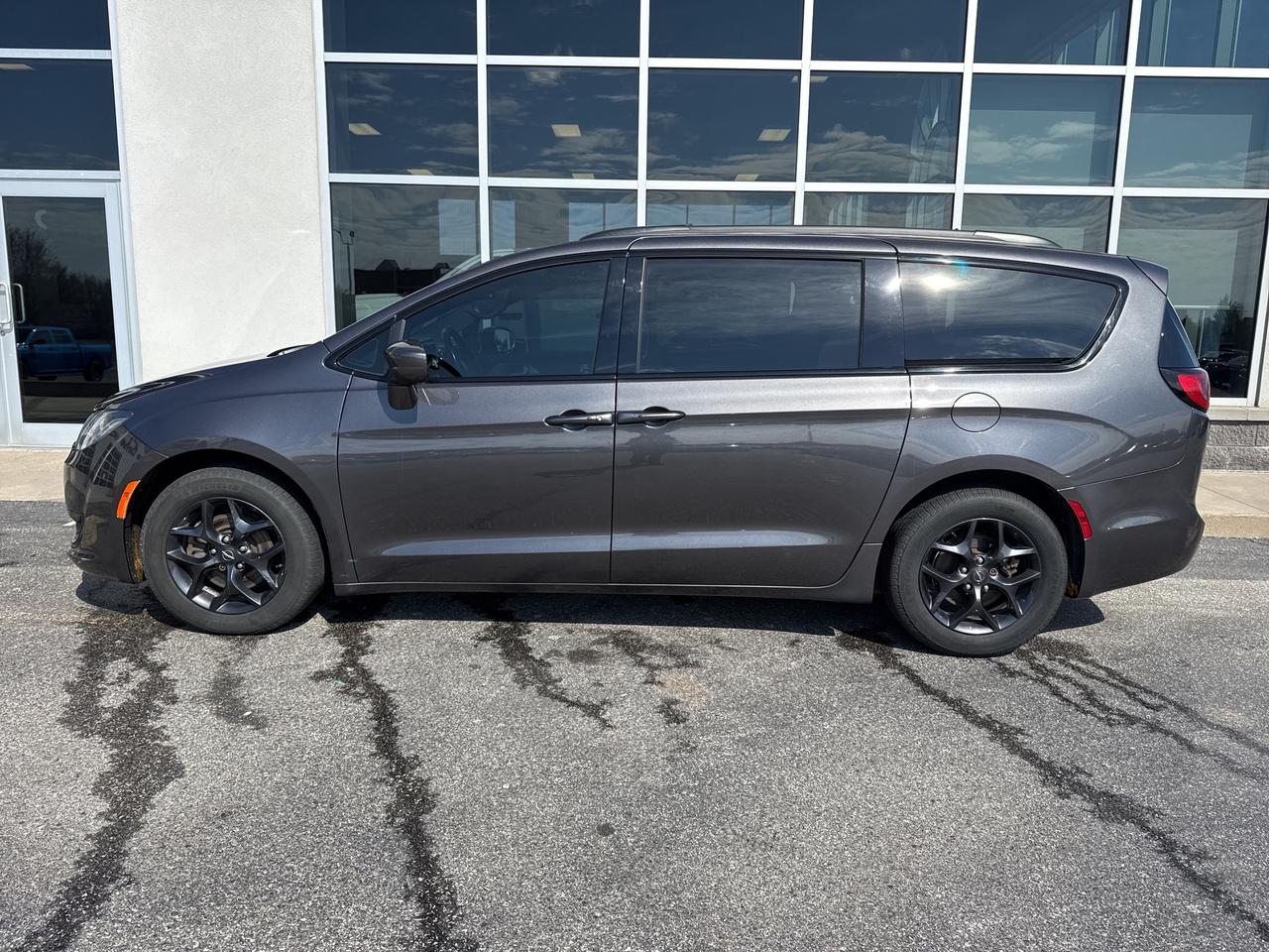 2019 Chrysler Pacifica Touring Plus Photo