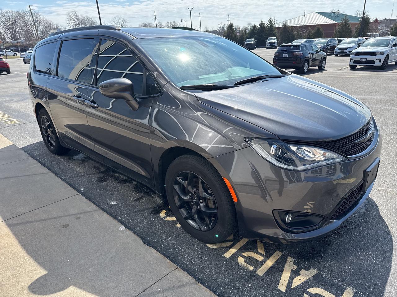 2019 Chrysler Pacifica Touring Plus Photo