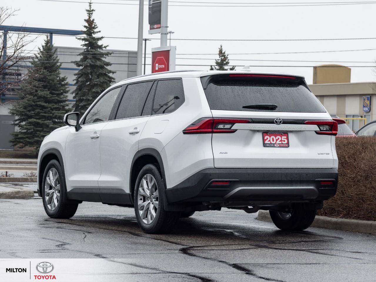 2025 Toyota Grand Highlander LEATHER HEATED STEERING PANORAMIC SUNROOF JBL SOUN Photo