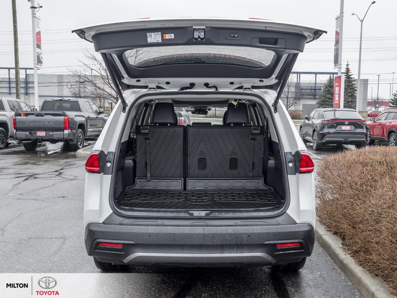 2025 Toyota Grand Highlander LEATHER HEATED STEERING PANORAMIC SUNROOF JBL SOUN Photo