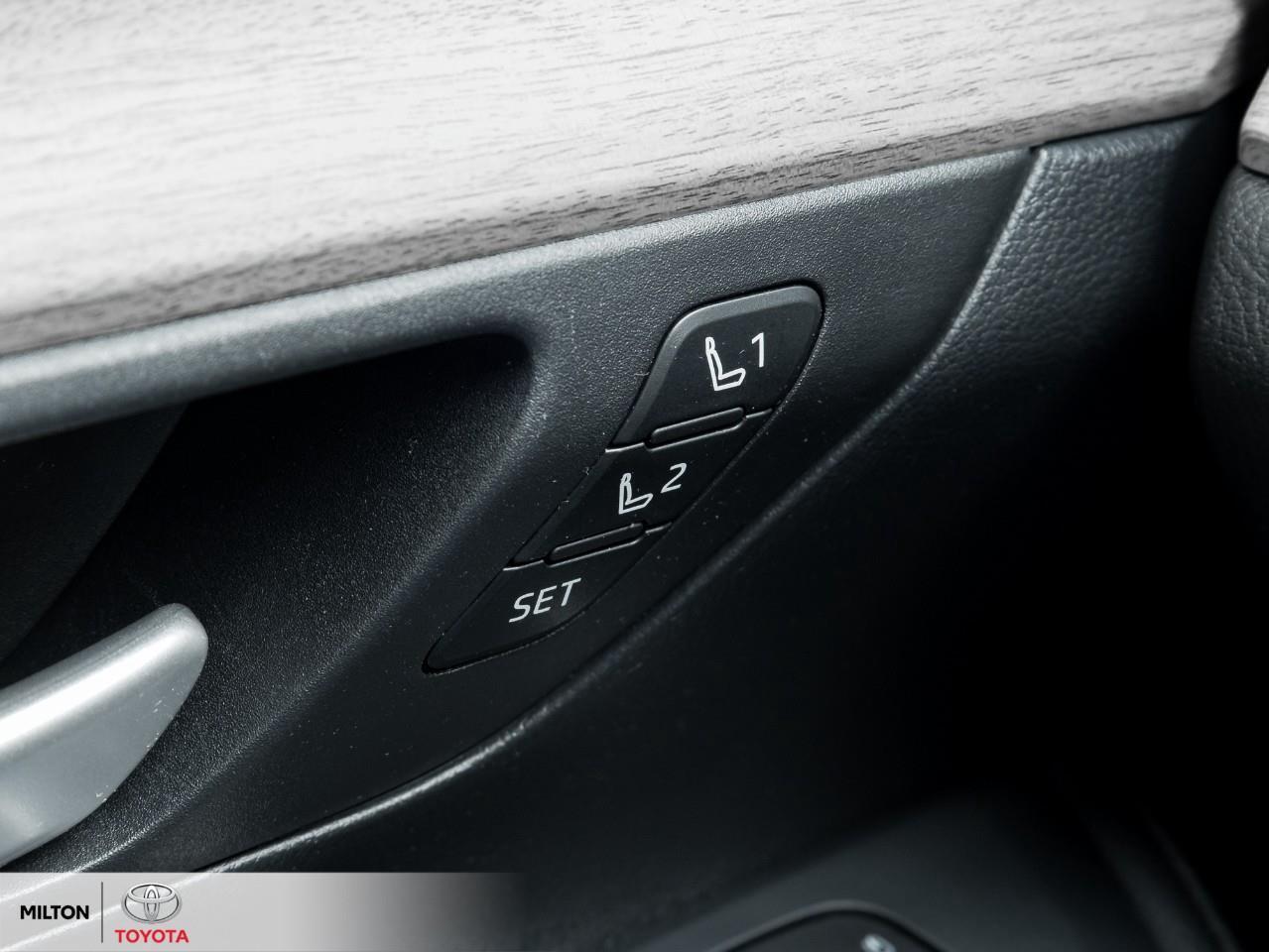 2025 Toyota Grand Highlander LEATHER HEATED STEERING PANORAMIC SUNROOF JBL SOUN Photo