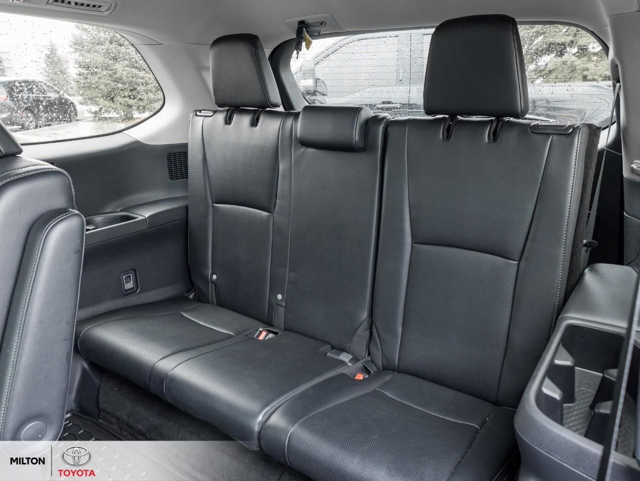 2025 Toyota Grand Highlander LEATHER HEATED STEERING PANORAMIC SUNROOF JBL SOUN Photo