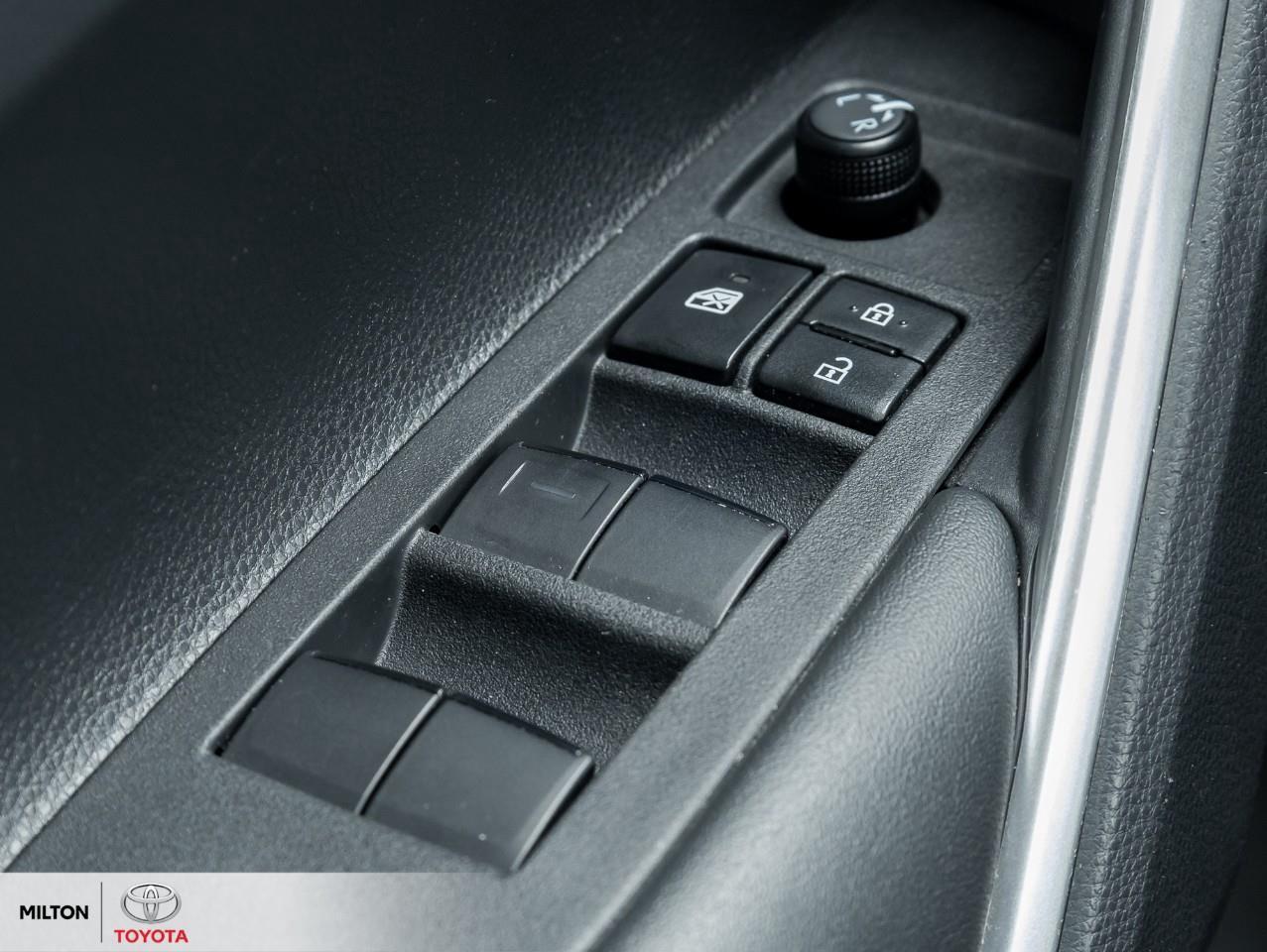 2024 Toyota Corolla Cross 8 MULTIMEDIA WIRELESS CARPLAY ANDROID AUTO HEATED Photo