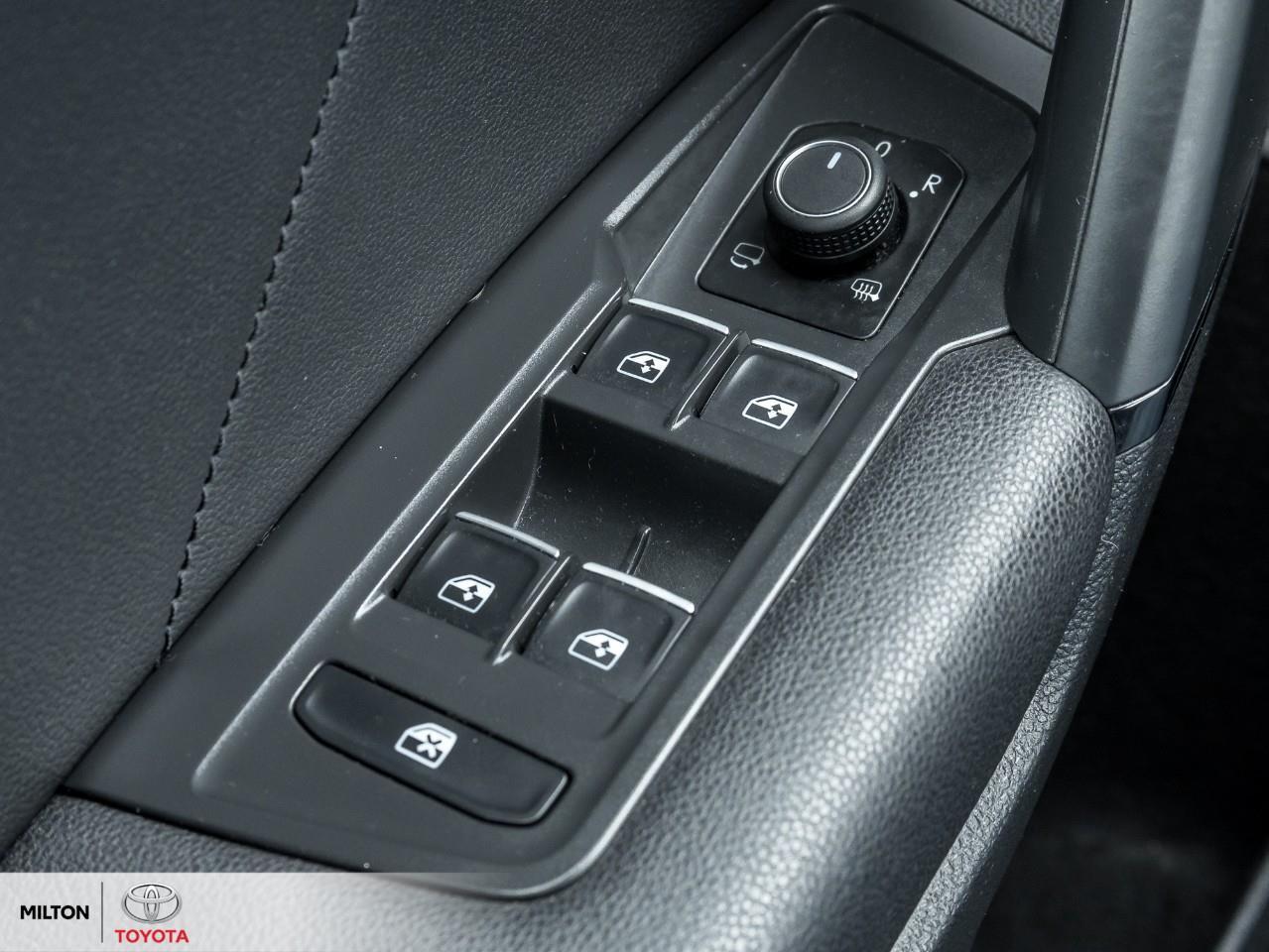 2019 Volkswagen Tiguan LEATHER PANORAMIC SUNROOF HEATED STEERING FENDER A Photo