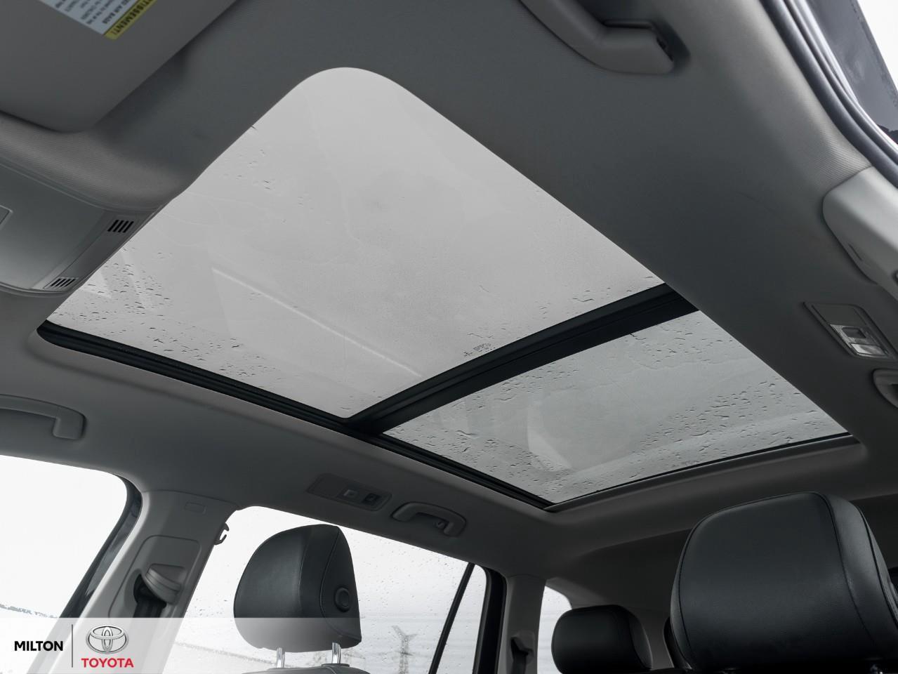 2019 Volkswagen Tiguan LEATHER PANORAMIC SUNROOF HEATED STEERING FENDER A Photo