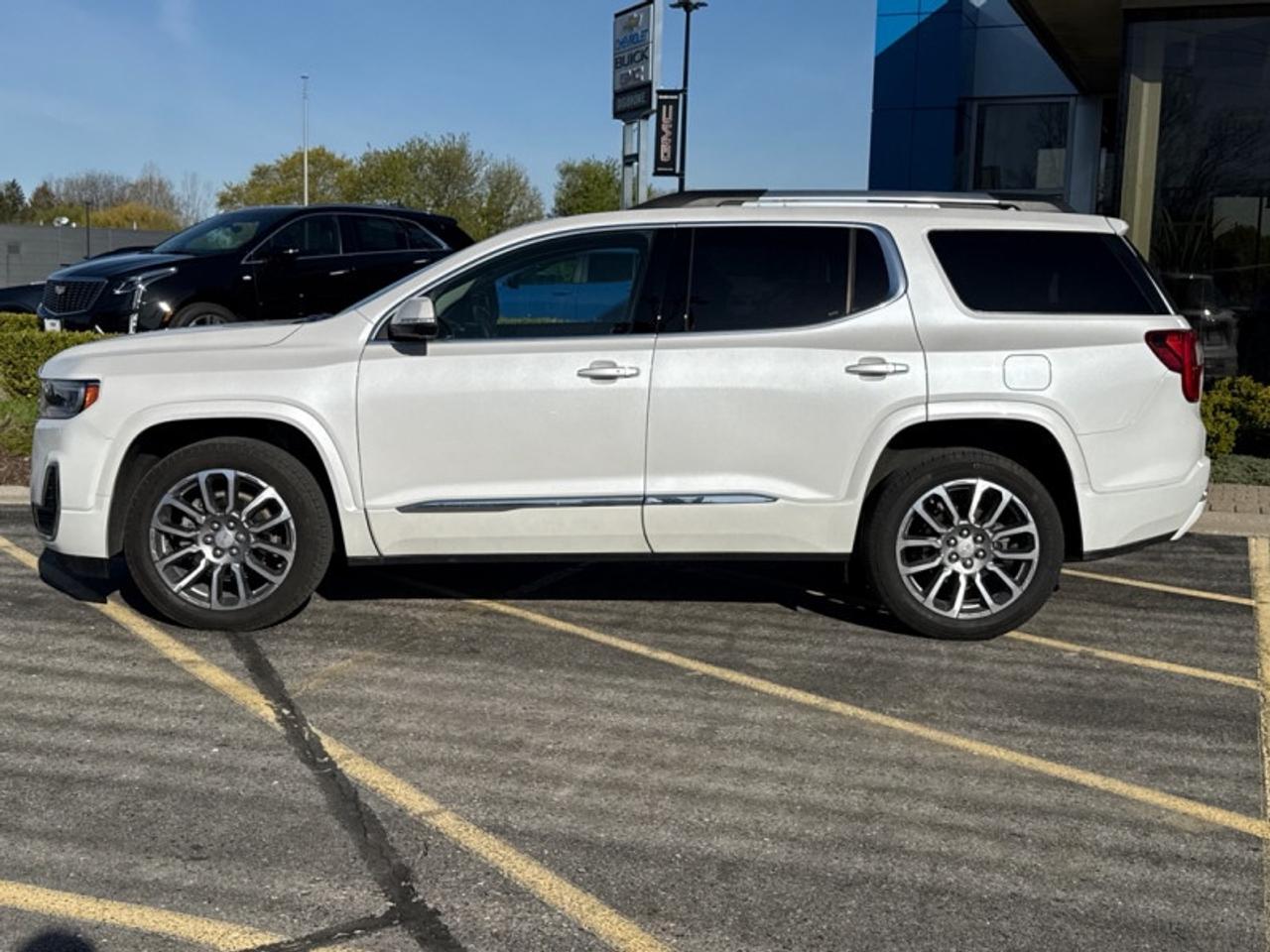 2023 GMC Acadia Denali Photo
