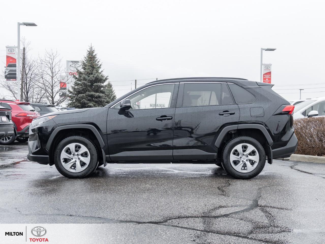 2020 Toyota RAV4 HEATED SEATS APPLE CARPLAY BLIND SPOT SAFETY SENSE Photo2