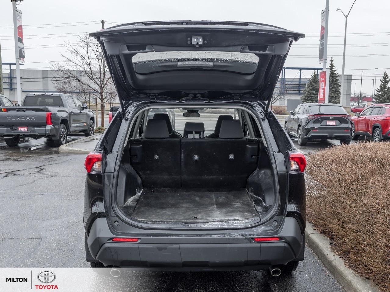 2020 Toyota RAV4 HEATED SEATS APPLE CARPLAY BLIND SPOT SAFETY SENSE Photo