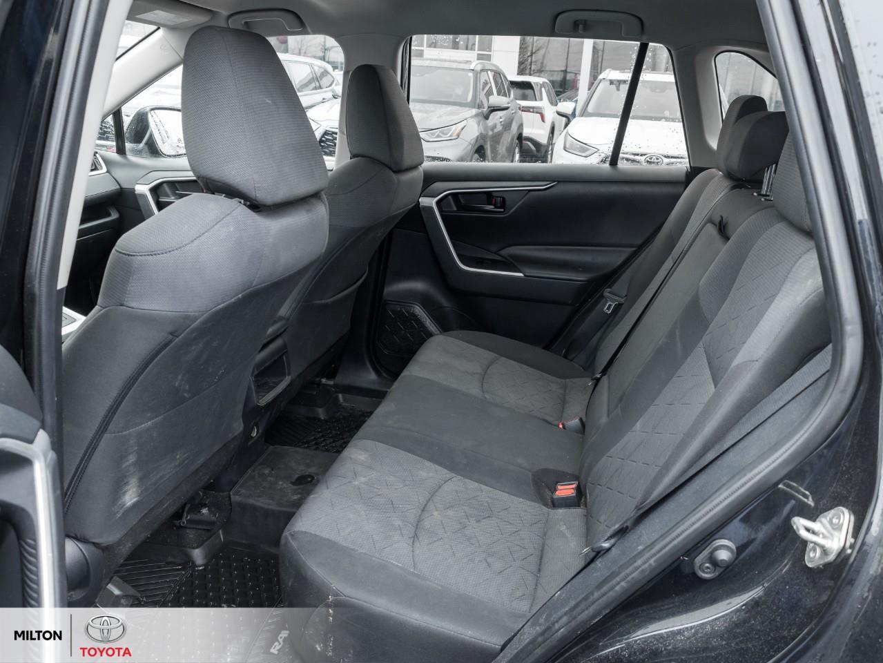 2020 Toyota RAV4 HEATED SEATS APPLE CARPLAY BLIND SPOT SAFETY SENSE Photo