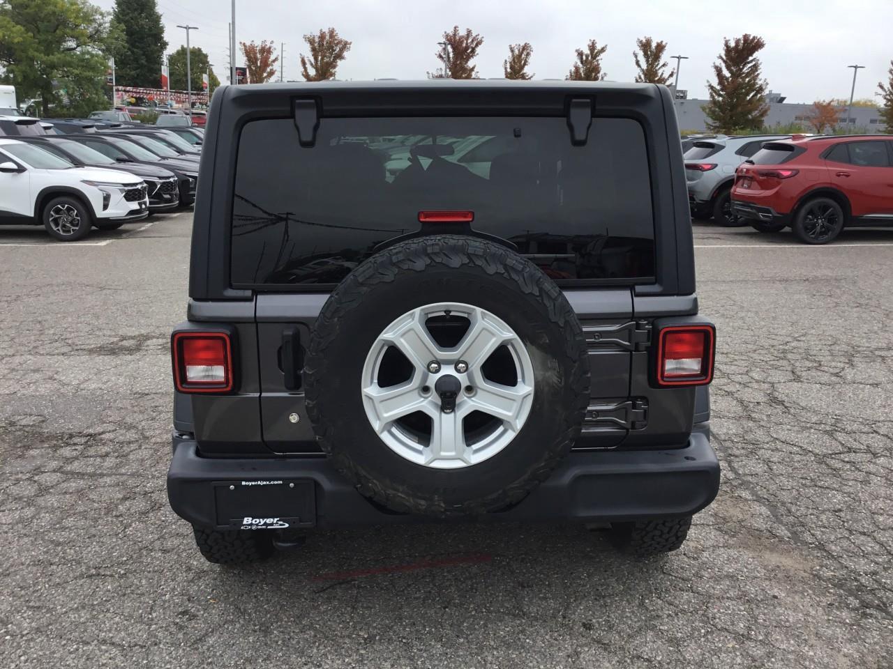 2018 Jeep WRANGLER UNLIMITED Sport Photo