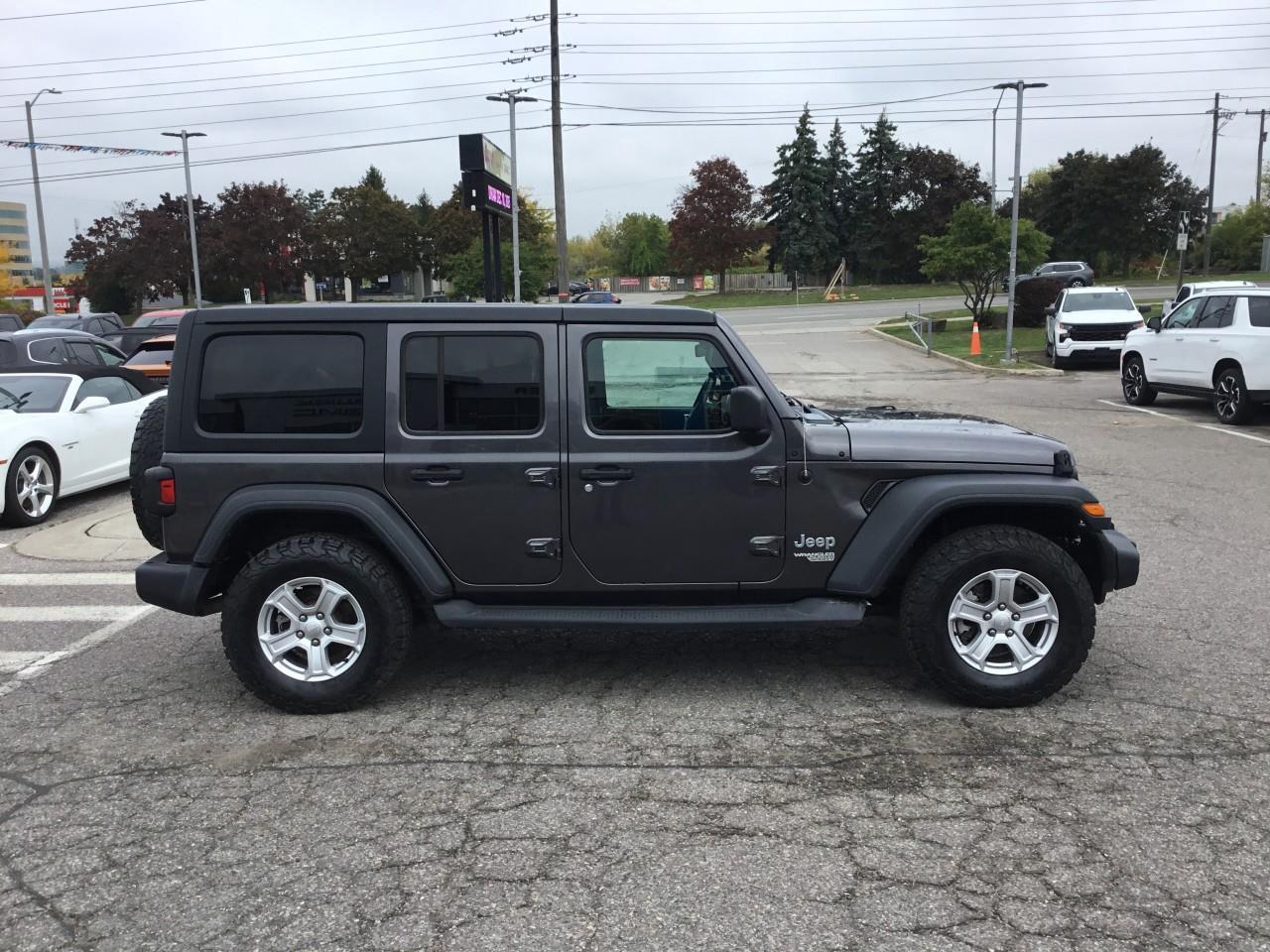 2018 Jeep WRANGLER UNLIMITED Sport Photo