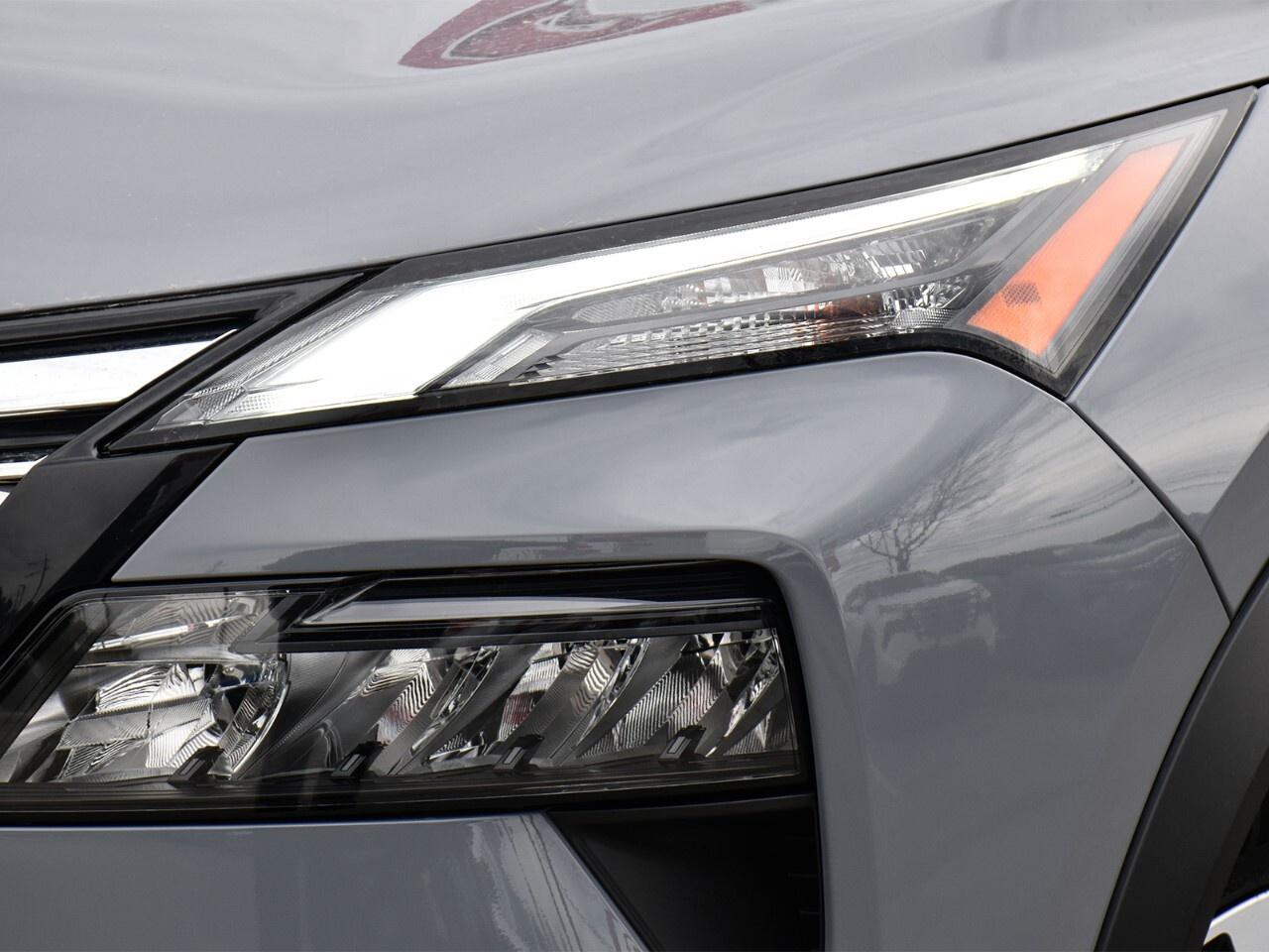 2025 Nissan Rogue SL, LEATHER INTERIOR, APPLE CARPLAY, AWD Photo