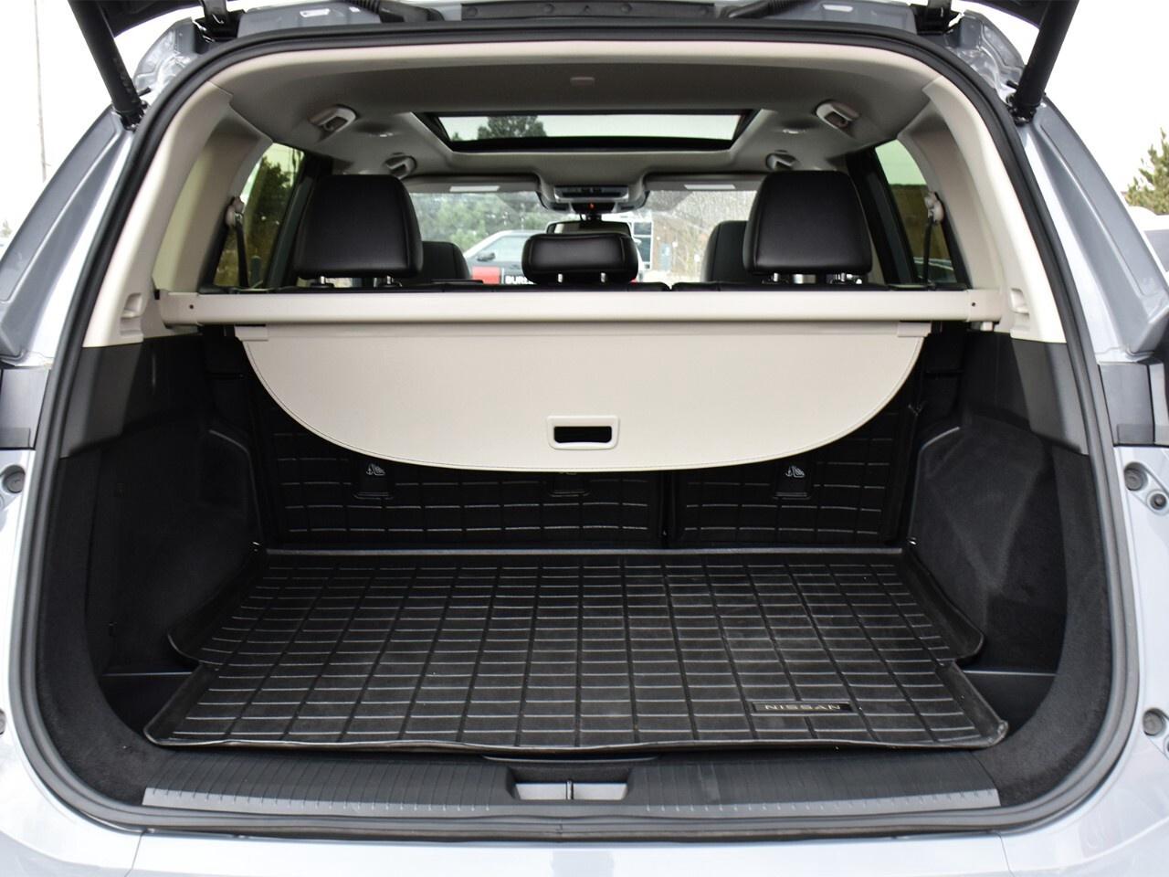 2025 Nissan Rogue SL, LEATHER INTERIOR, APPLE CARPLAY, AWD Photo