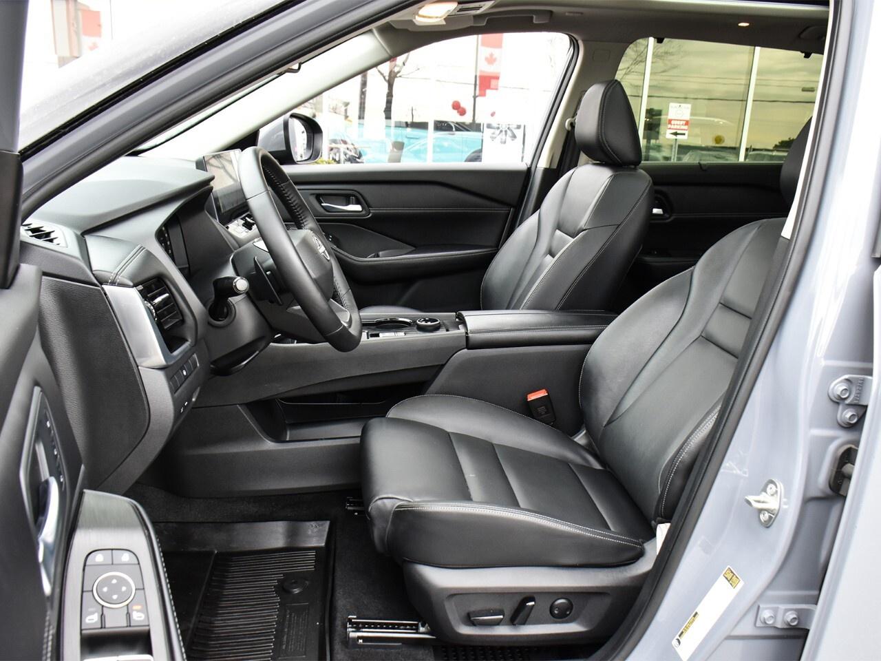 2025 Nissan Rogue SL, LEATHER INTERIOR, APPLE CARPLAY, AWD Photo