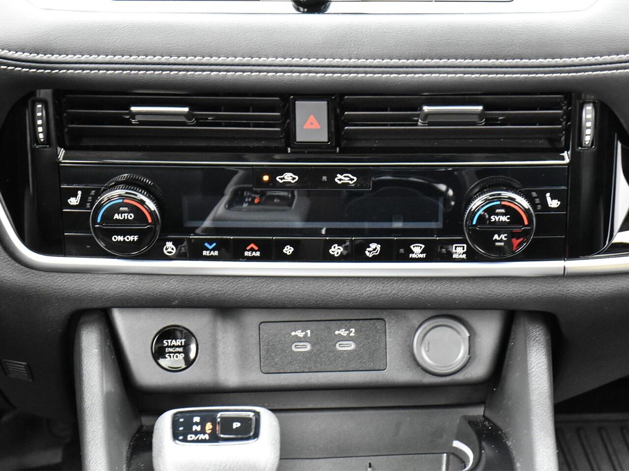 2025 Nissan Rogue SL, LEATHER INTERIOR, APPLE CARPLAY, AWD Photo