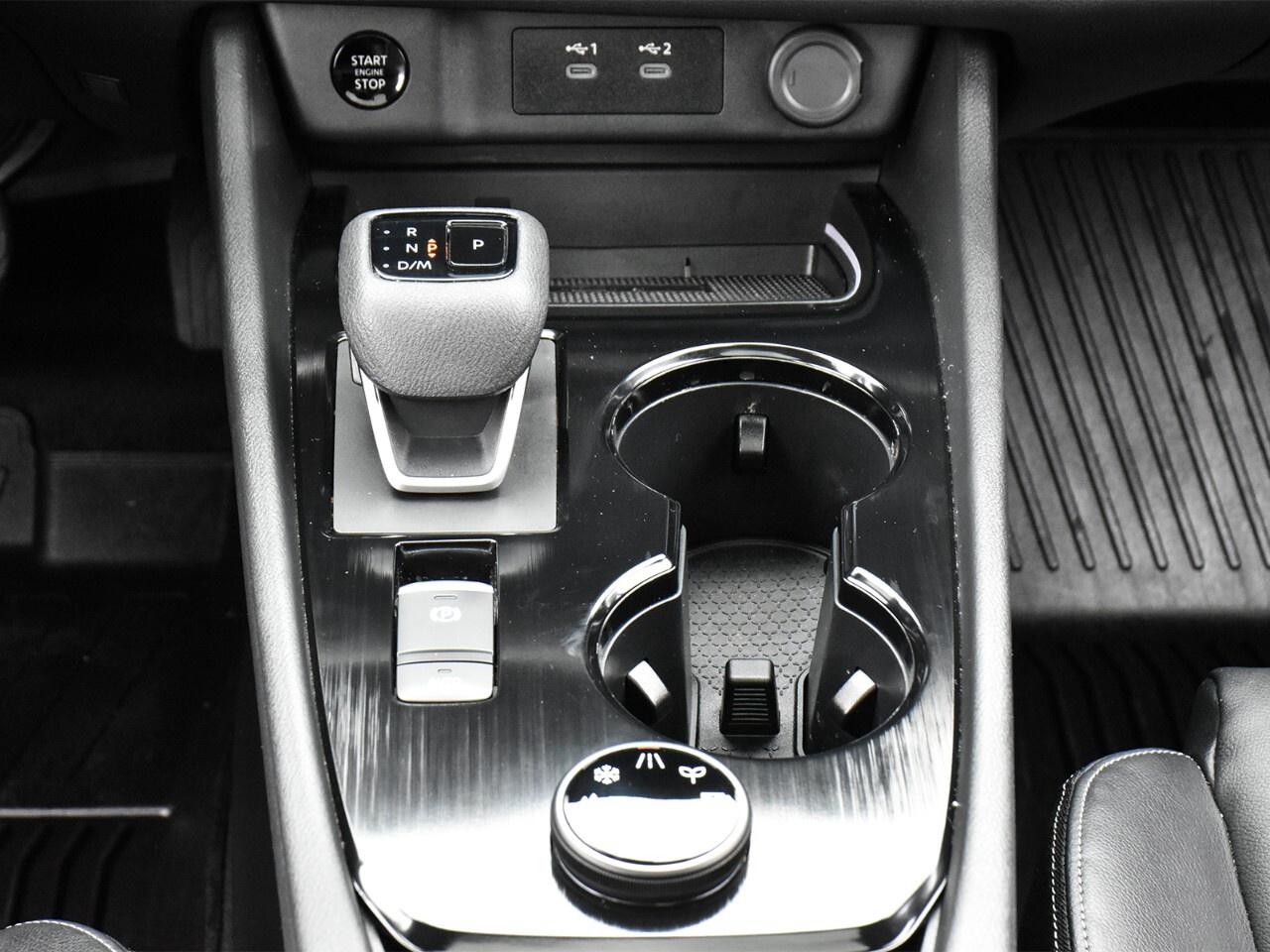 2025 Nissan Rogue SL, LEATHER INTERIOR, APPLE CARPLAY, AWD Photo