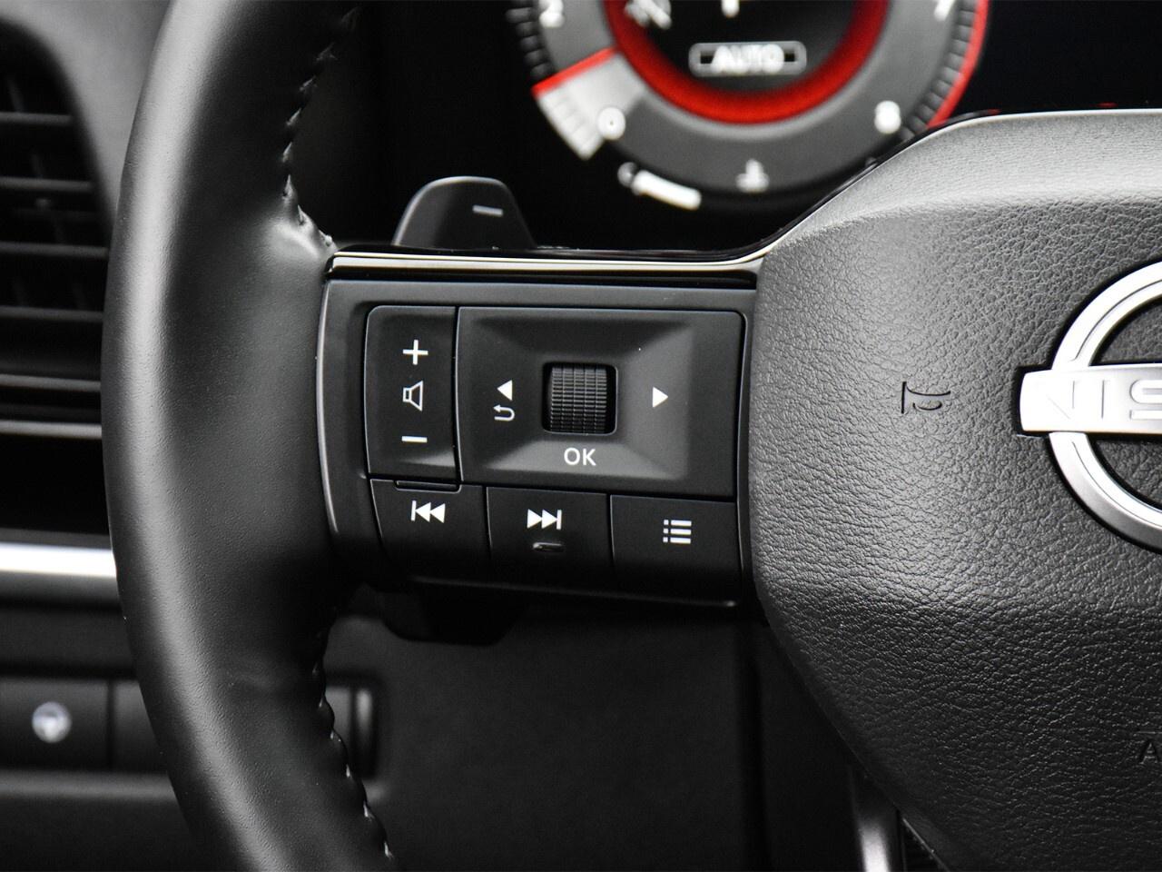 2025 Nissan Rogue SL, LEATHER INTERIOR, APPLE CARPLAY, AWD Photo