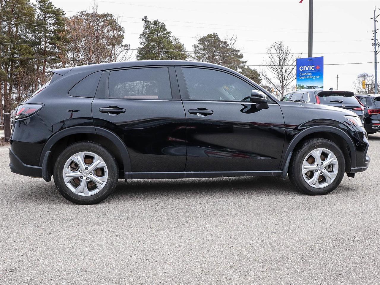 2024 Honda HR-V LX-B Photo2