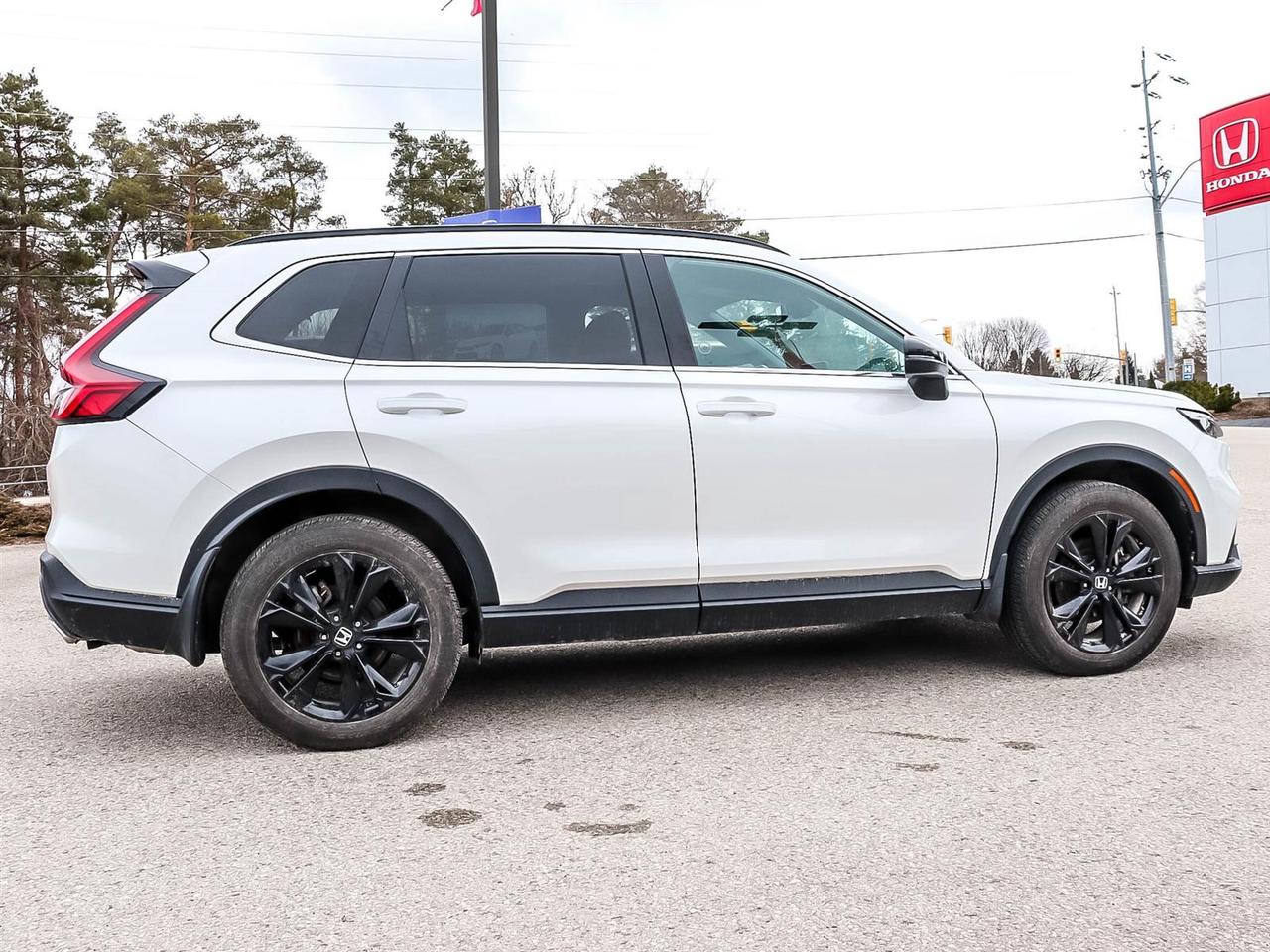 2025 Honda CR-V Hybrid Touring Photo2