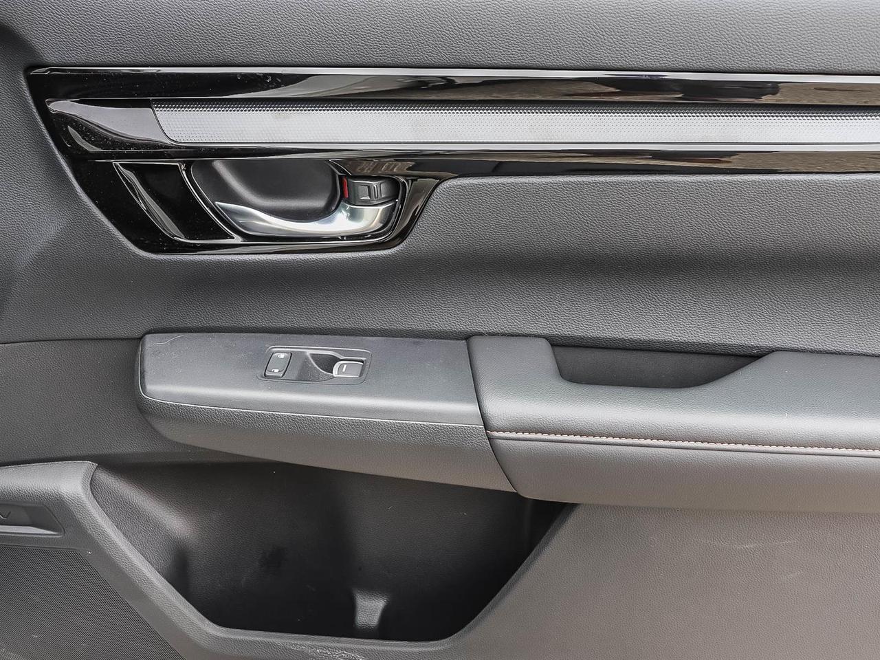 2025 Honda CR-V Hybrid Touring Photo