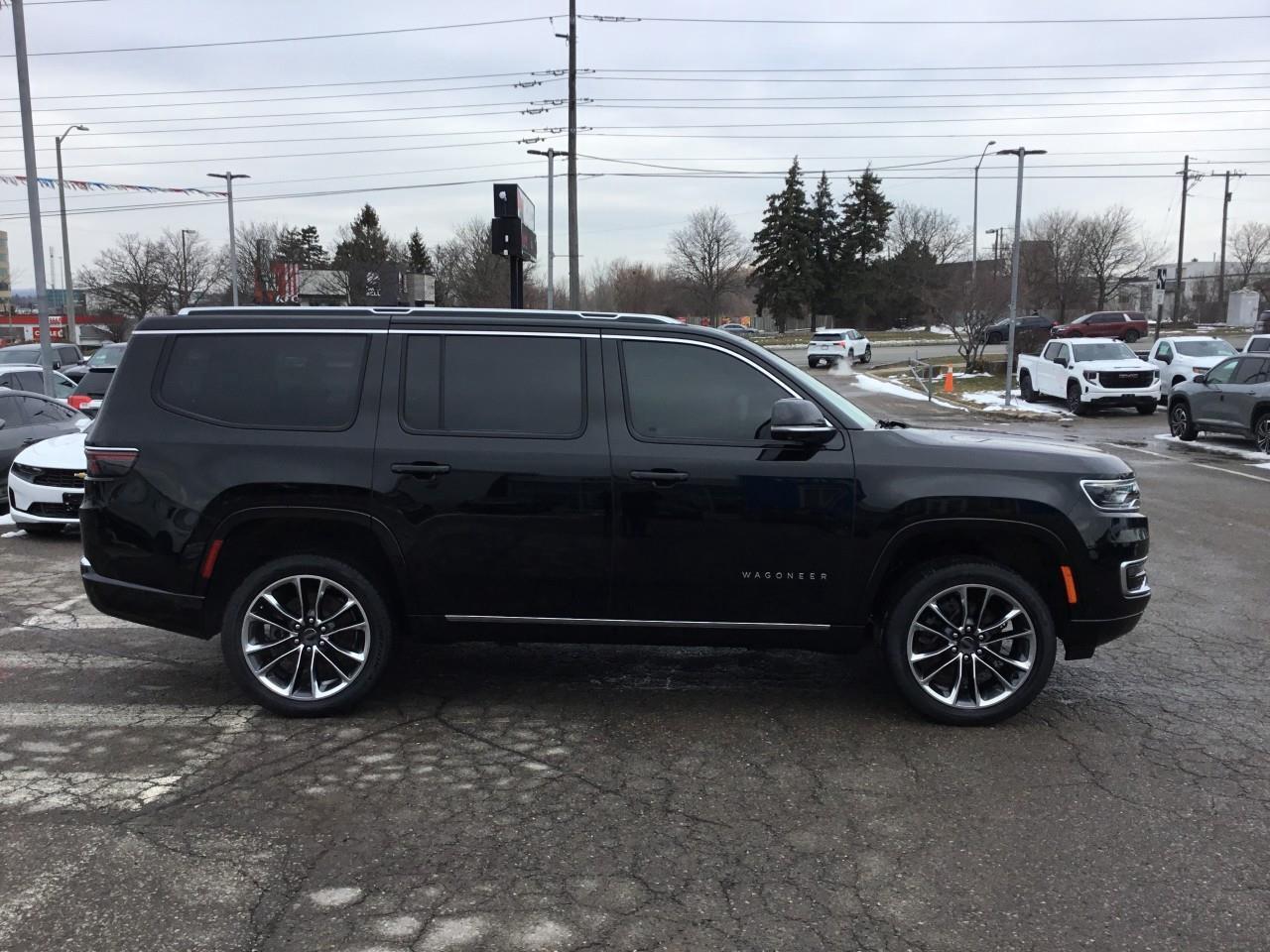 2023 Jeep Wagoneer Series III Photo