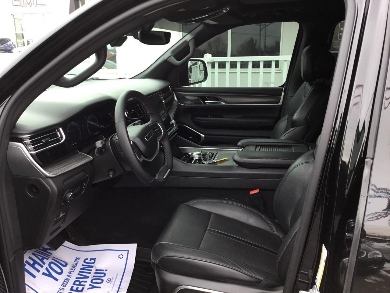 2023 Jeep Wagoneer Series III Photo