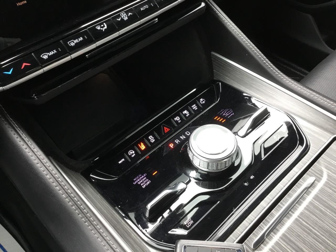 2023 Jeep Wagoneer Series III Photo