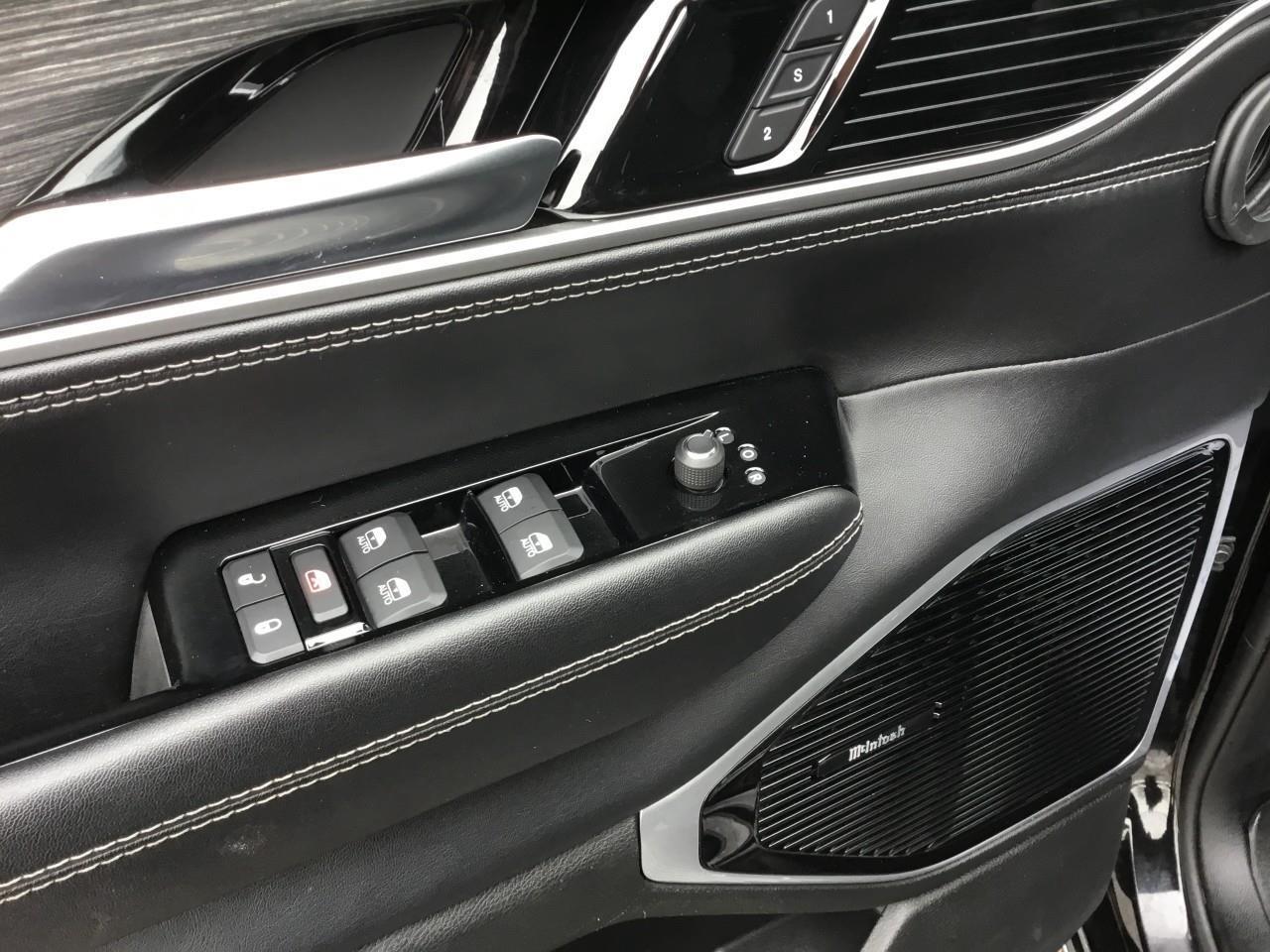 2023 Jeep Wagoneer Series III Photo