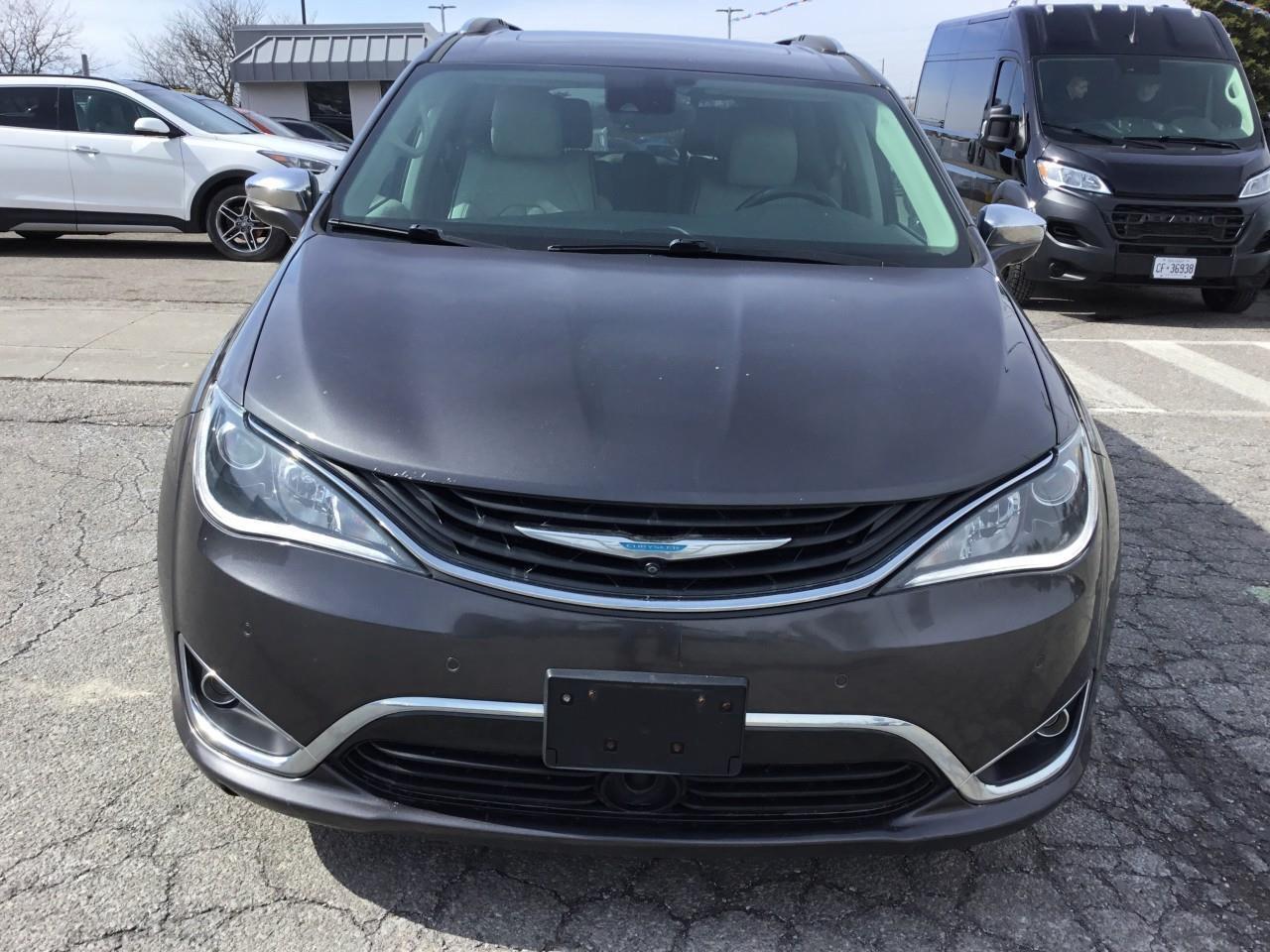 2018 Chrysler Pacifica Hybrid Limited Photo