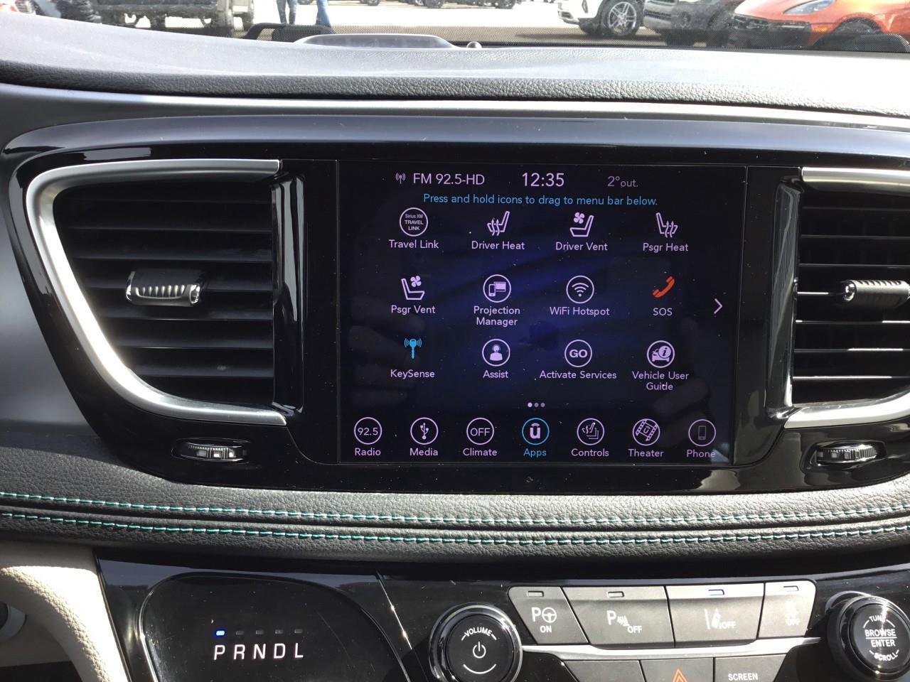 2018 Chrysler Pacifica Hybrid Limited Photo