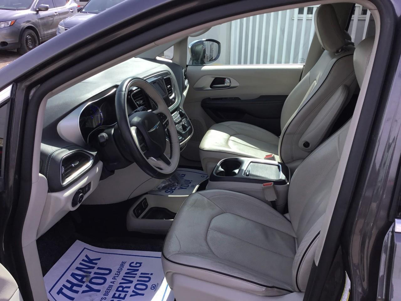 2018 Chrysler Pacifica Hybrid Limited Photo
