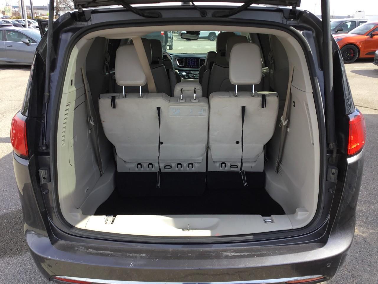 2018 Chrysler Pacifica Hybrid Limited Photo