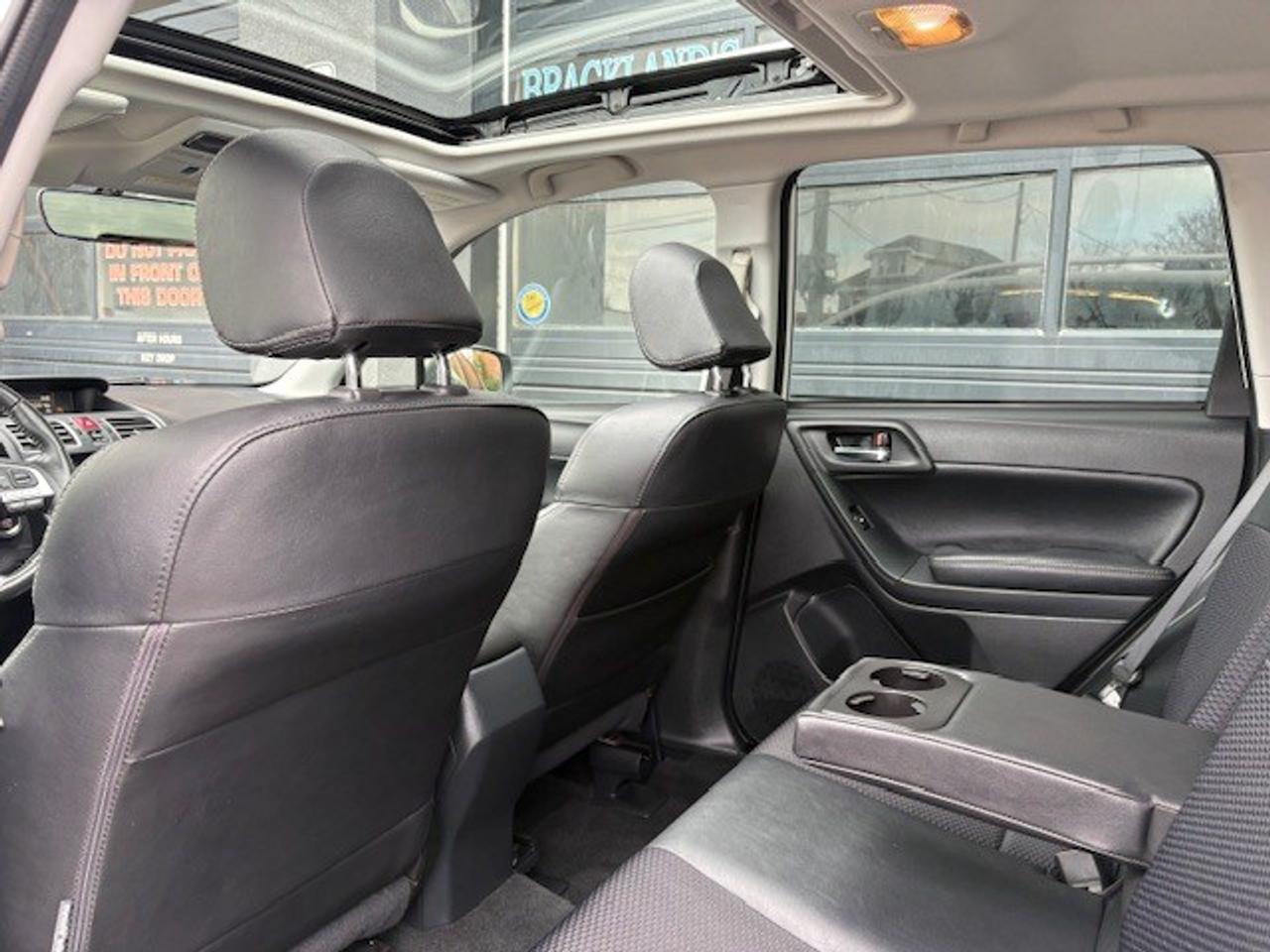 2018 Subaru Forester 2.0XT Touring CVT w-EyeSight Pkg, ONE OWNER!! Photo3