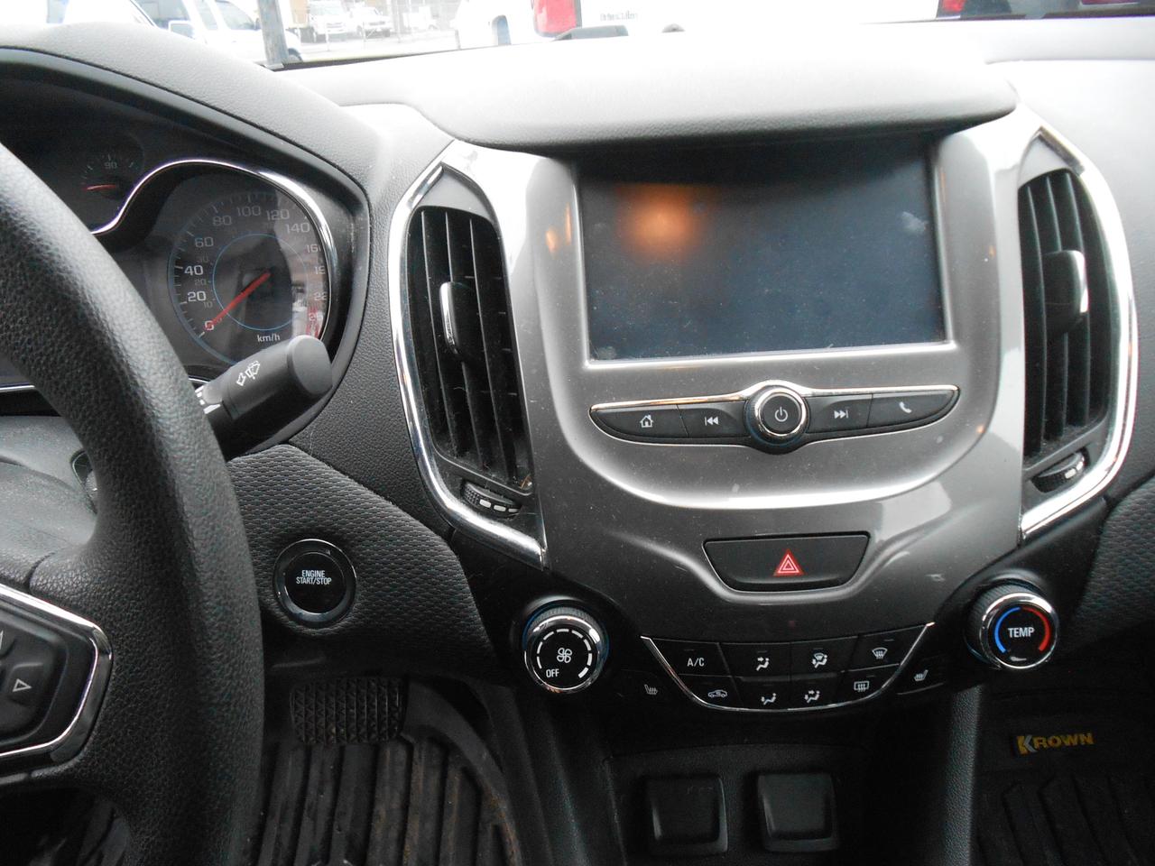 2017 Chevrolet Cruze 4dr Sdn 1.4L LT w-1SD GREAT VALUE Photo