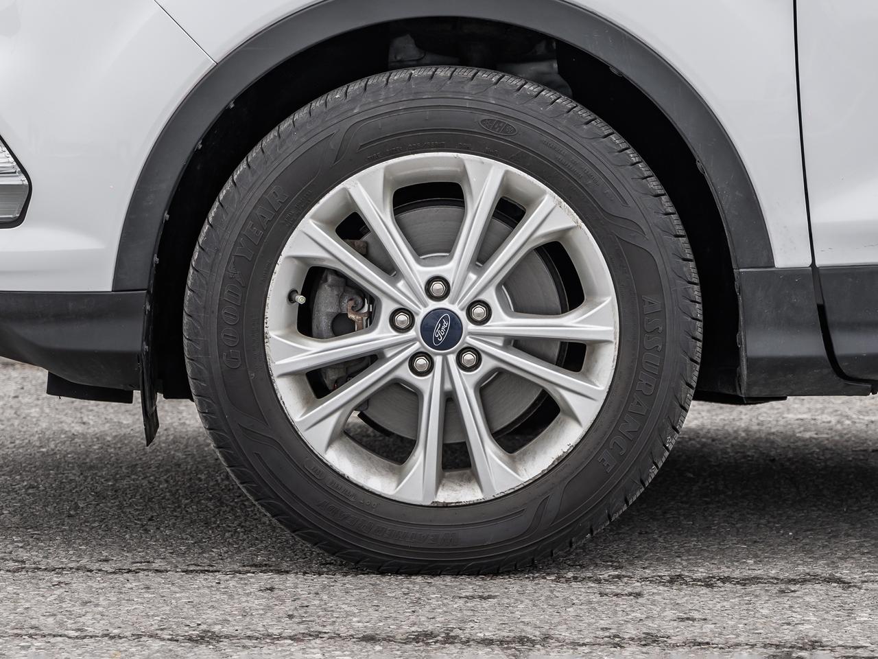 2019 Ford Escape SE 4WD  NAVI  BACK UP CAMERA  LOW KMS Photo
