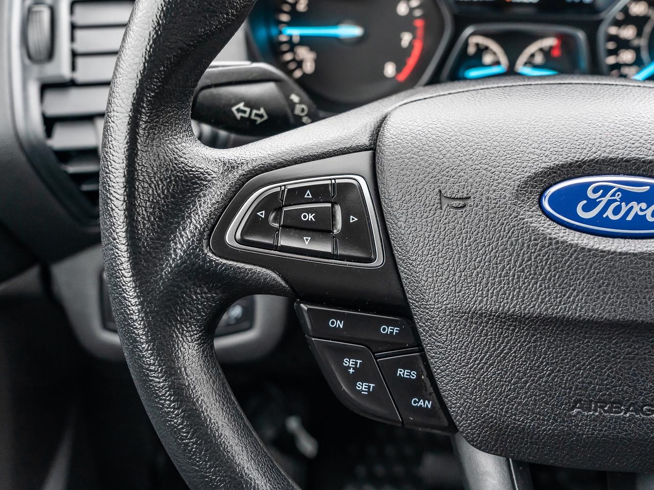 2019 Ford Escape SE 4WD  NAVI  BACK UP CAMERA  LOW KMS Photo