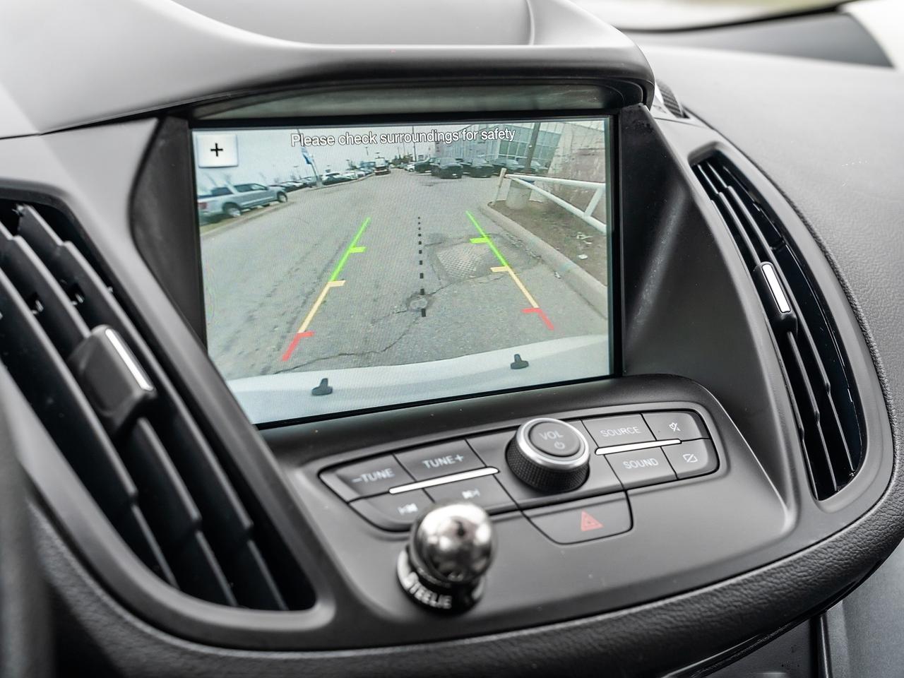 2019 Ford Escape SE 4WD  NAVI  BACK UP CAMERA  LOW KMS Photo