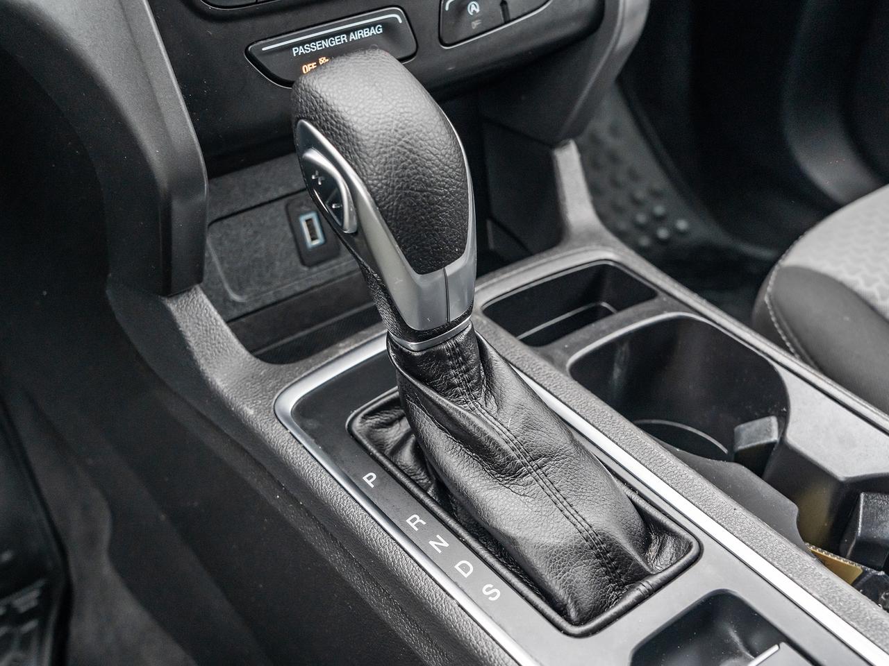 2019 Ford Escape SE 4WD  NAVI  BACK UP CAMERA  LOW KMS Photo
