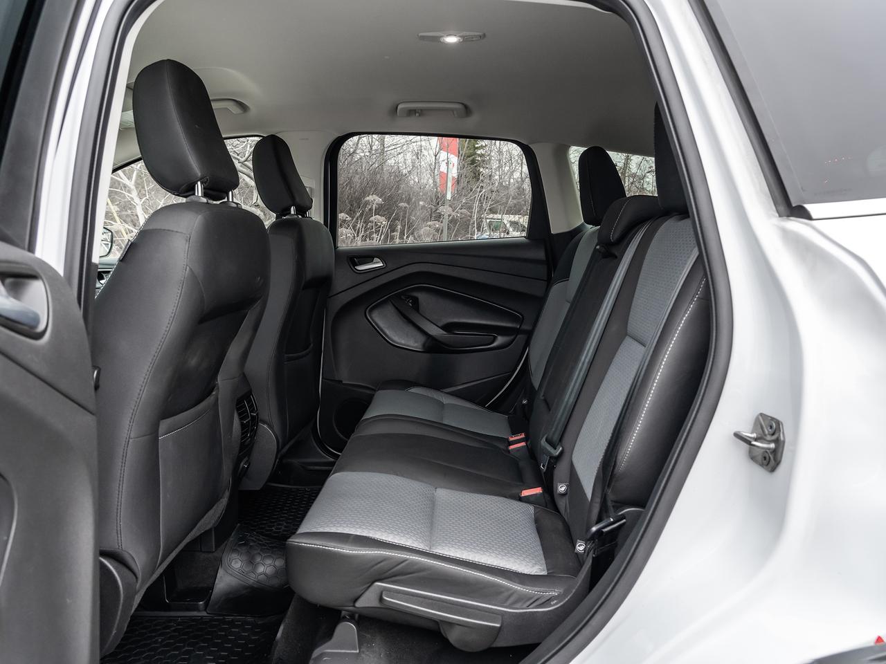 2019 Ford Escape SE 4WD  NAVI  BACK UP CAMERA  LOW KMS Photo