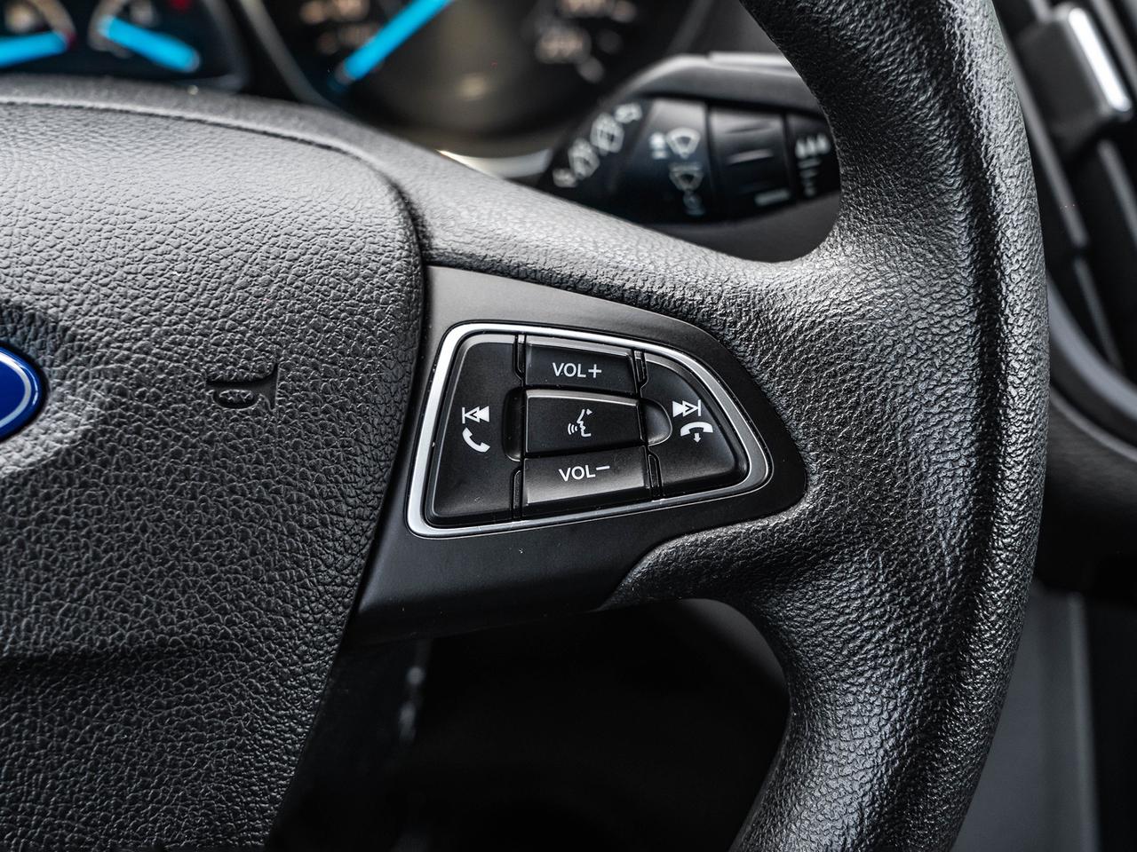 2019 Ford Escape SE 4WD  NAVI  BACK UP CAMERA  LOW KMS Photo