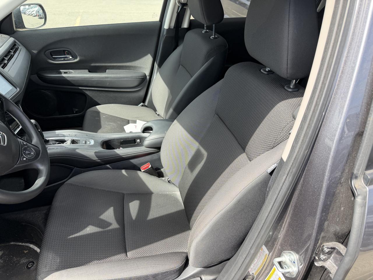 2021 Honda HR-V LX 2WD CVT   NO CLAIMS   ONE OWNER   CARPLAY Photo