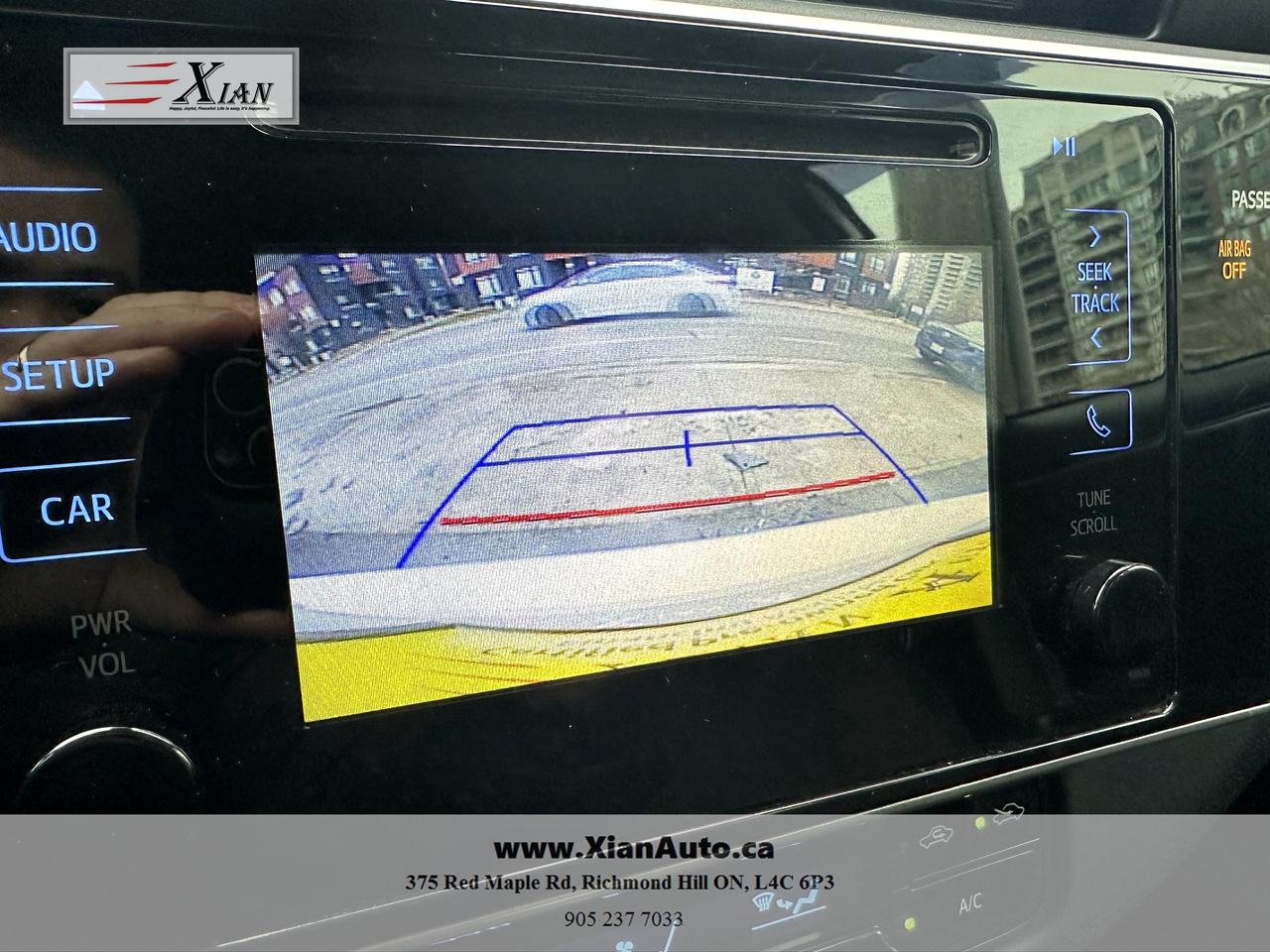 2017 Toyota Corolla 4dr Sdn CVT LE Photo