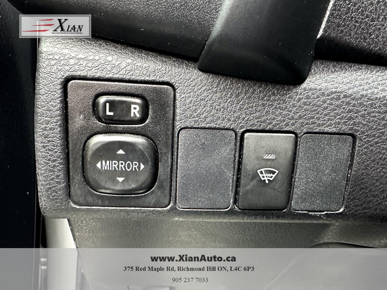 2017 Toyota Corolla 4dr Sdn CVT LE Photo