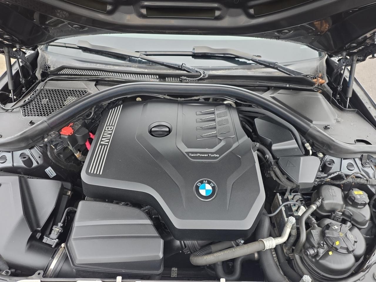 2021 BMW 3 Series 330i xDrive *NO ACCIDENTS/HUD/HARMAN KARDON/CARPLA Photo