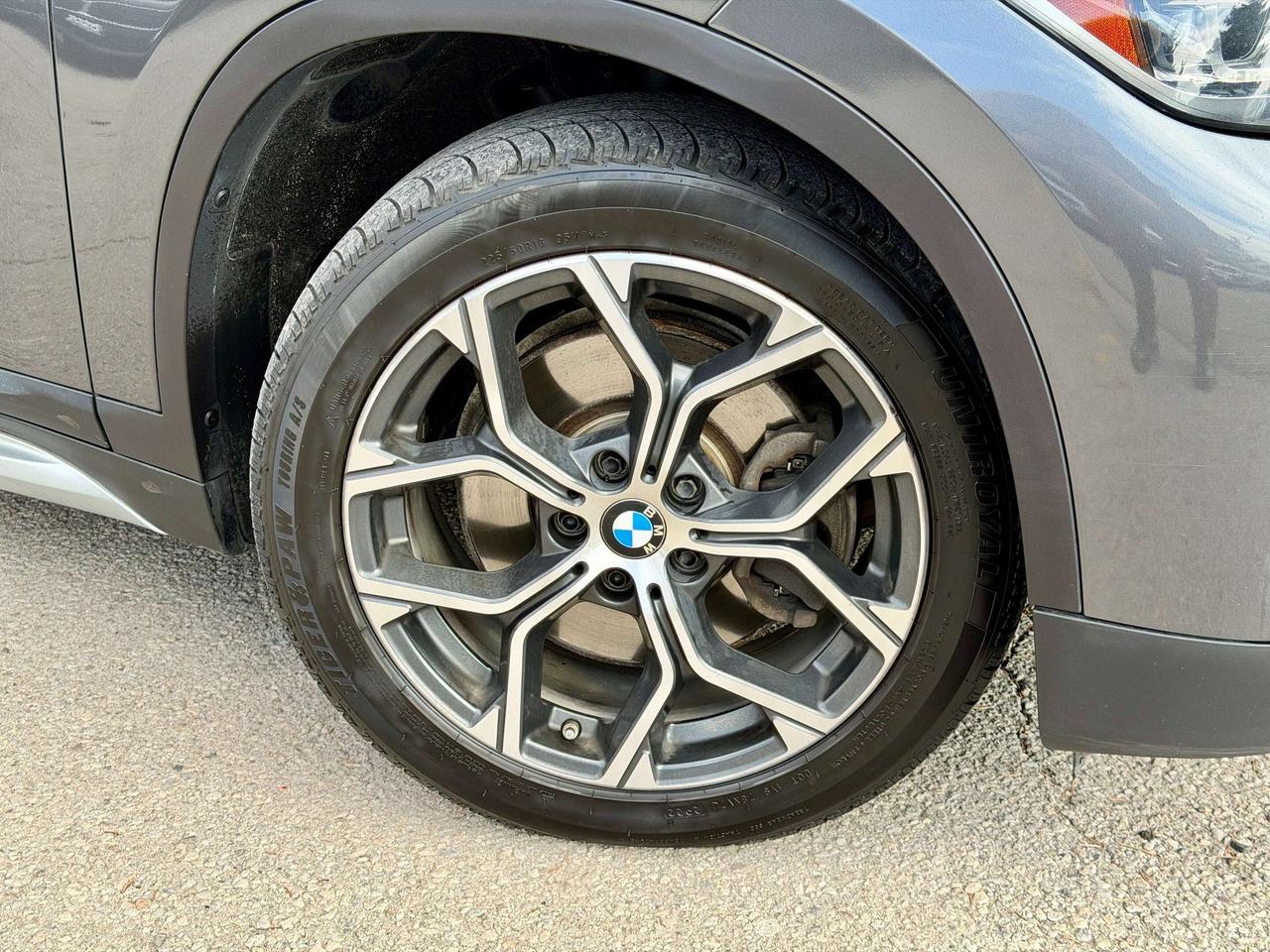 2020 BMW X1 XDRIVE, PREMIUM ESSENTIAL, PANOROOF, NAVI, CARPLAY Photo