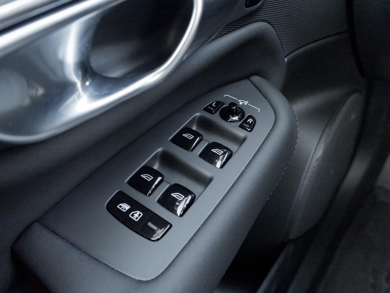 2026 Volvo XC90 B6 AWD ULTRA  LIKE NEW  VOLVO CPO  HARMAN KARDON Photo