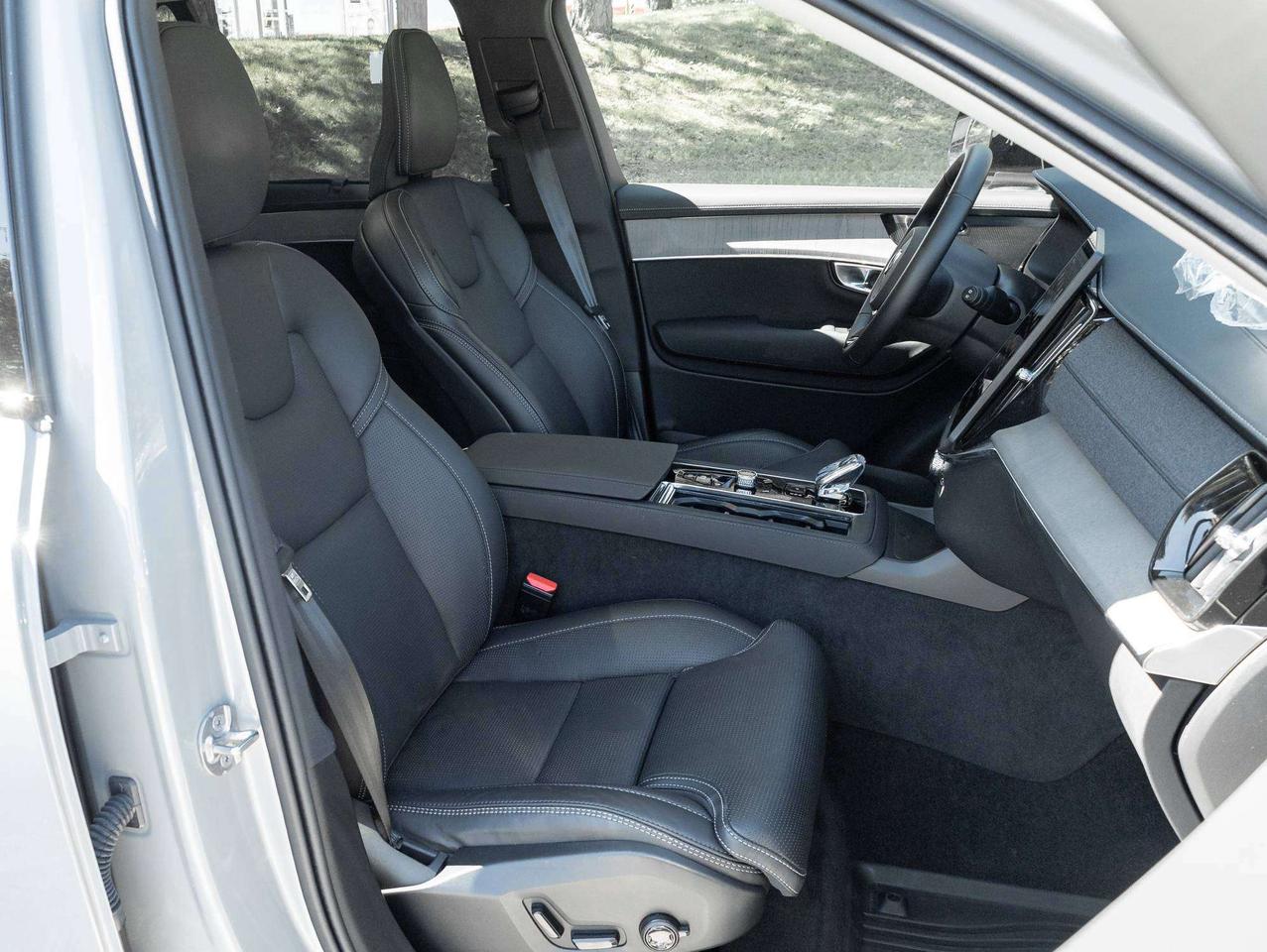 2026 Volvo XC90 B6 AWD ULTRA^Volvo CPO Rate fr 2.99%*^HarmanKardon Photo
