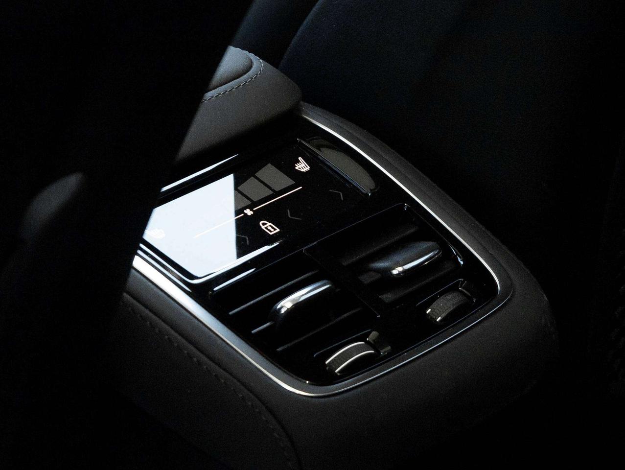 2026 Volvo XC90 B6 AWD ULTRA^Volvo CPO Rate fr 2.99%*^HarmanKardon Photo