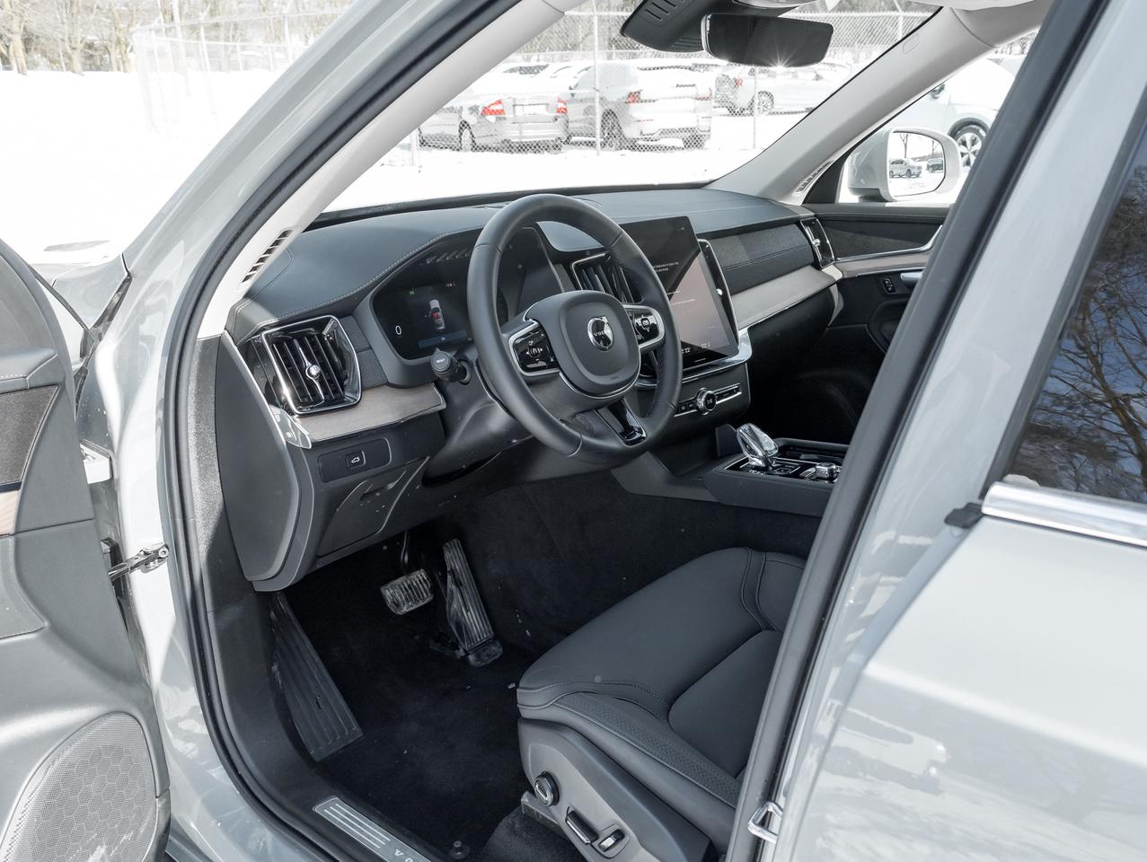 2026 Volvo XC90 B6 AWD Core 7-Seater CURRENT MODEL YEAR  VOLVO CPO Photo