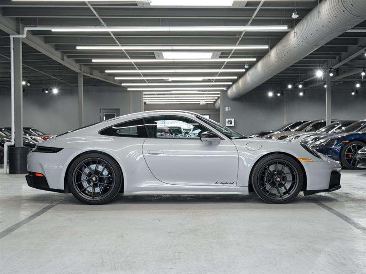 2025 Porsche 911 Carrera 4 GTS Coupe Photo4